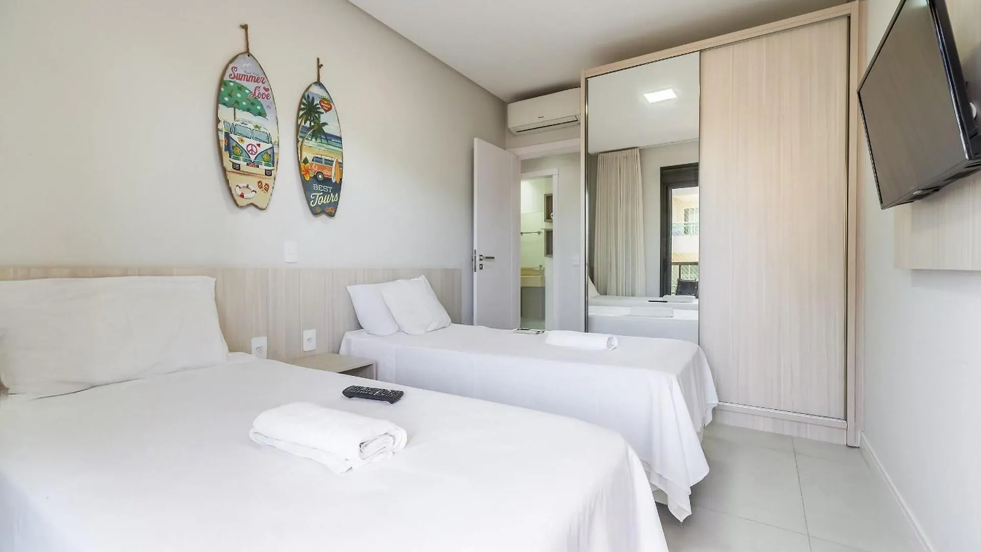 Drl - Apartamentos A 300M Da Praia De Bombinhas 0*,  Brasilien