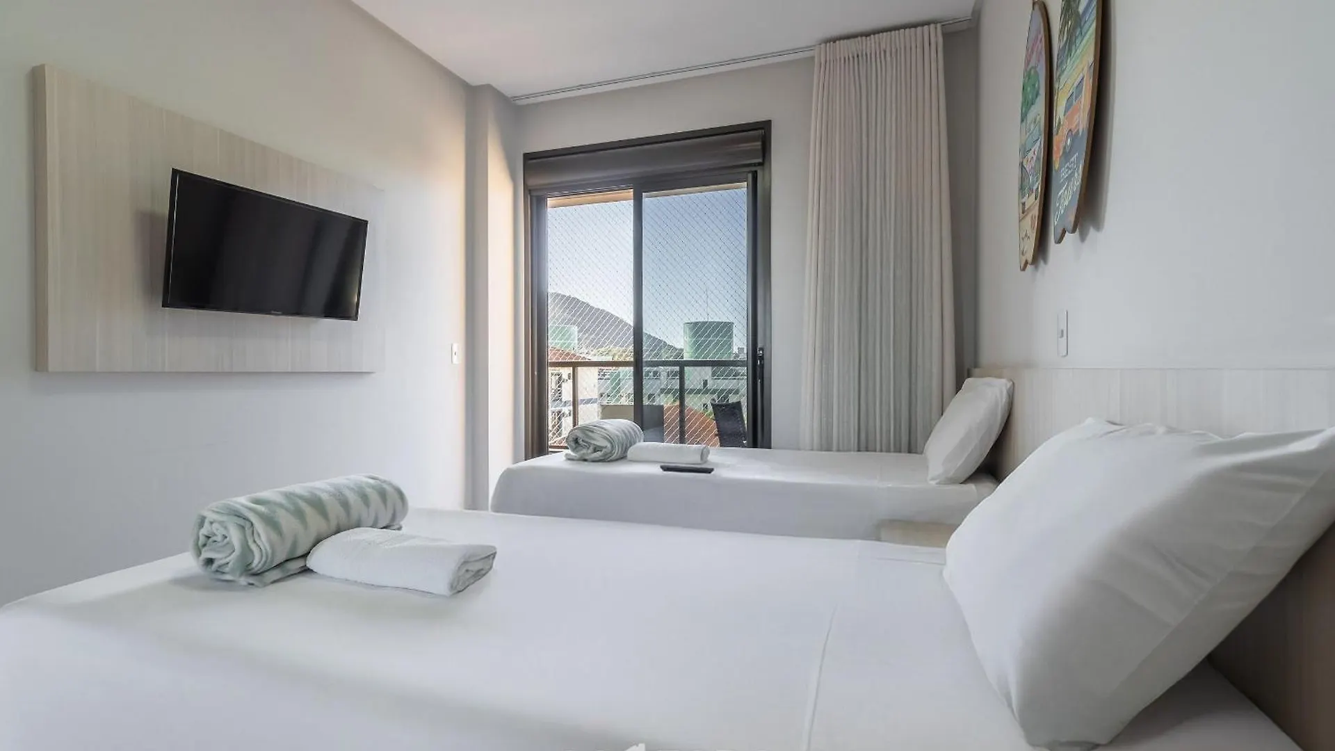 Drl - Apartamentos A 300M Da Praia De Bombinhas 0*,